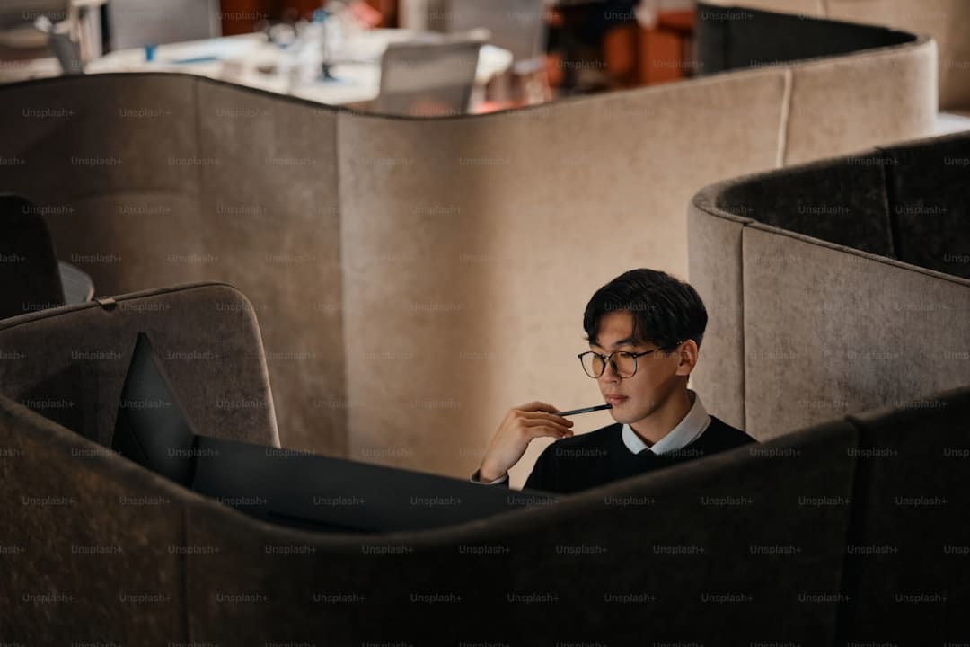 中俄合拍电影《红丝绸》终极预告海报曝光尽显硬核谍战